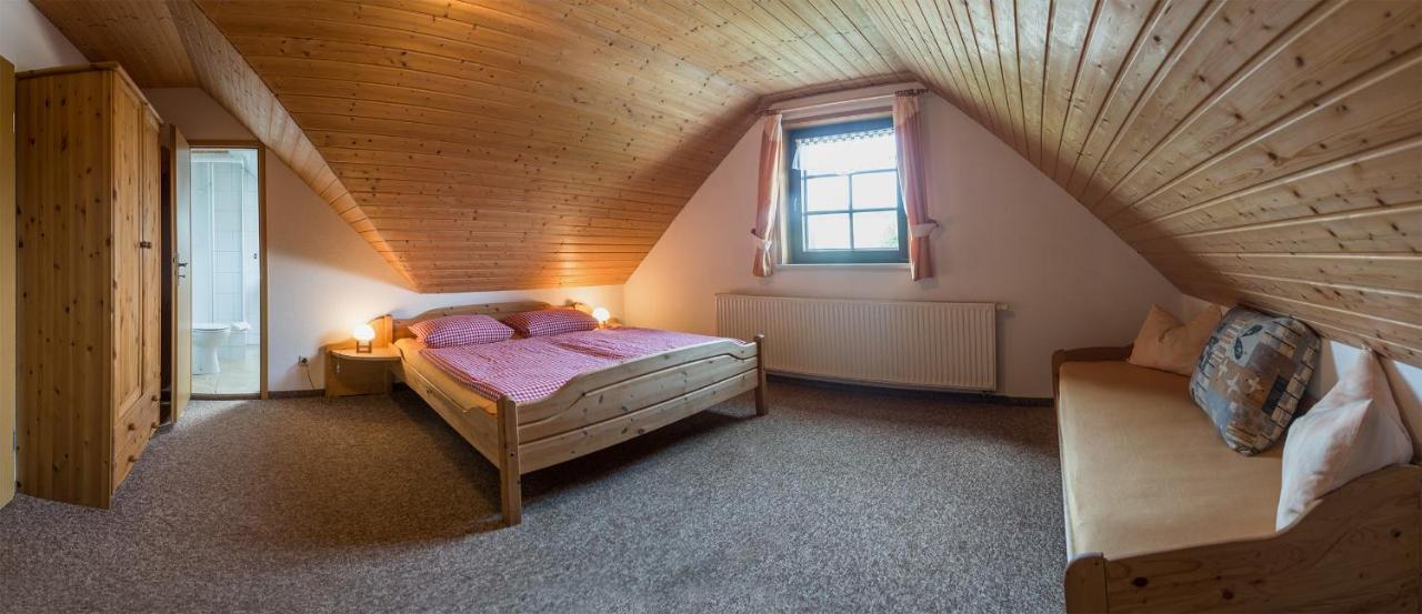 Am Roten Hammer I Gasthof Und Pension Oberwiesenthal Bagian luar foto