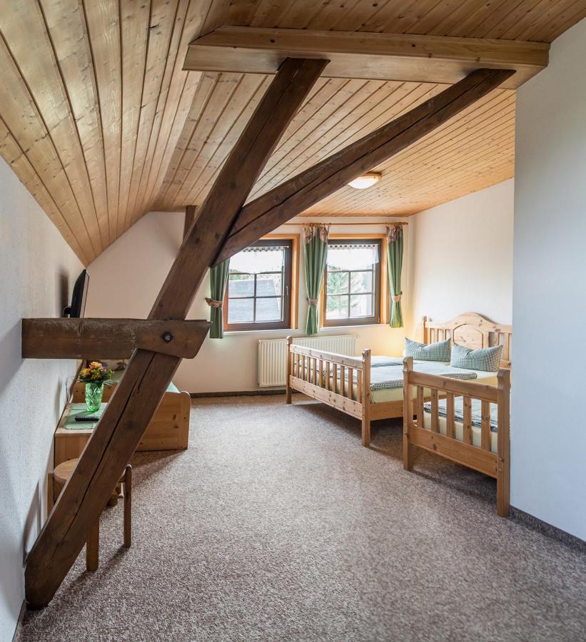 Am Roten Hammer I Gasthof Und Pension Oberwiesenthal Bagian luar foto