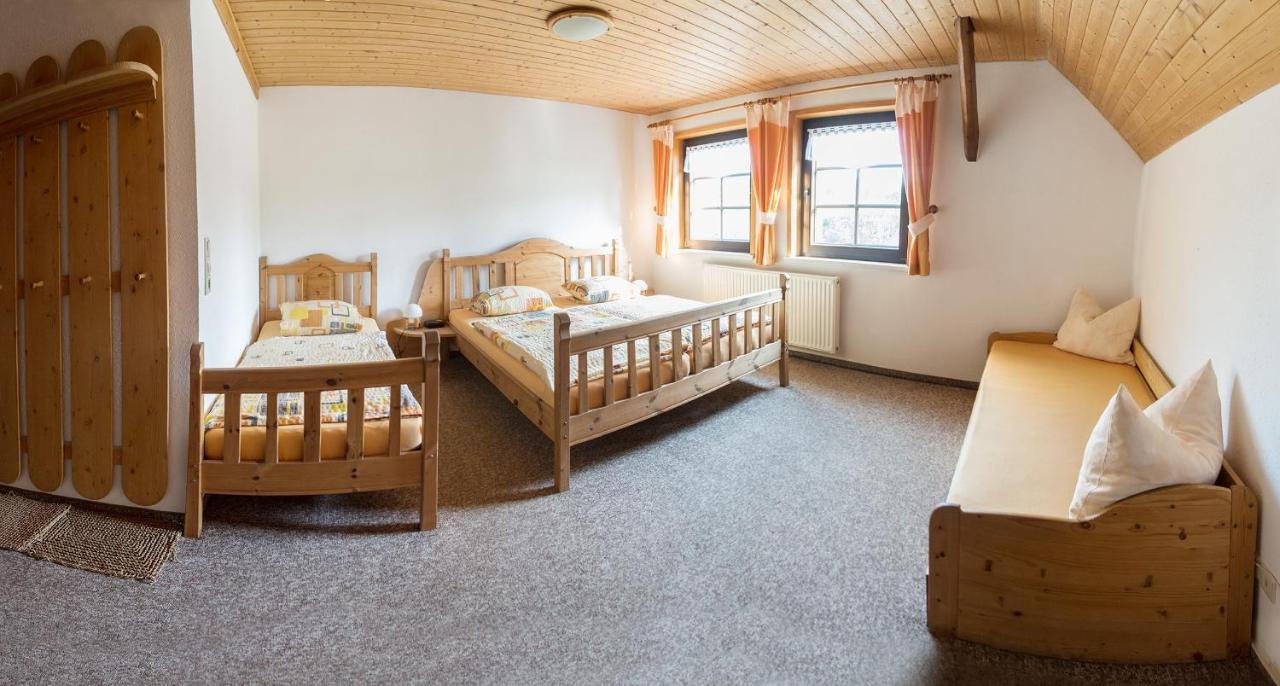 Am Roten Hammer I Gasthof Und Pension Oberwiesenthal Bagian luar foto