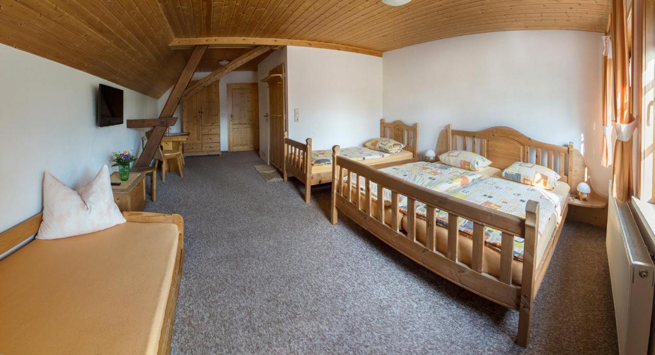 Am Roten Hammer I Gasthof Und Pension Oberwiesenthal Bagian luar foto